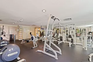 Photo #4: 260013389 Listing