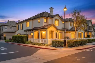 Photo #2: 260013413 Listing