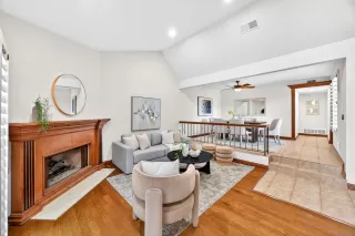 Photo #5: 260013424 Listing