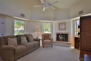 Photo #4: 260013425 Listing