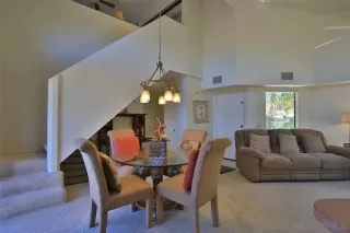 Photo #5: 260013425 Listing