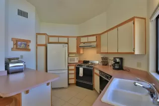 Photo #6: 260013425 Listing