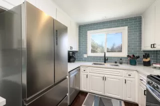 Photo #6: 260013432 Listing
