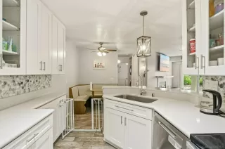Photo #3: 260013440 Listing