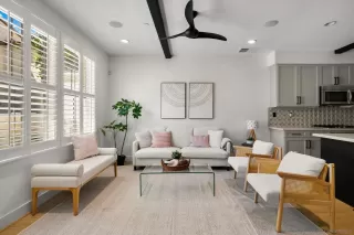 Browse active condo listings in VOSCANA