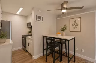 Photo #2: 260013491 Listing 