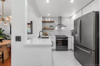 Photo #4: 260013495 Listing