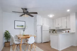 Photo #2: 260013496 Listing 