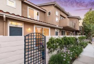 Photo #1: 260013526 Listing 