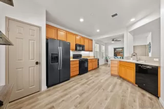 Photo #3: 260013574 Listing 