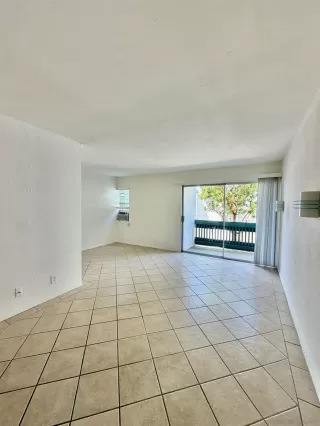 Photo #2: 260013575 Listing 