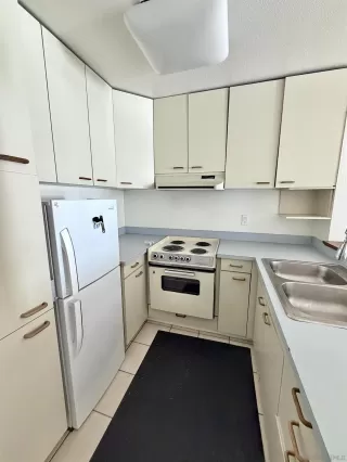 Photo #5: 260013575 Listing 