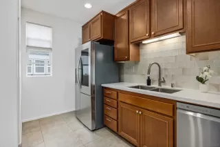 Photo #2: 260013578 Listing 