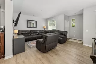 Photo #2: 260013579 Listing 
