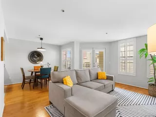 Photo #2: 260013626 Listing