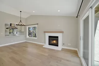 Photo #5: 260013696 Listing
