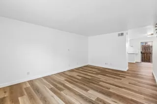 Photo #6: 260013706 Listing