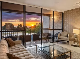Photo #1: 260013722 Listing 