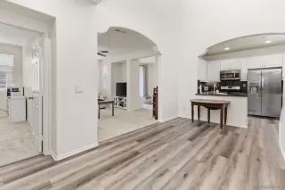 Photo #3: 260013727 Listing 