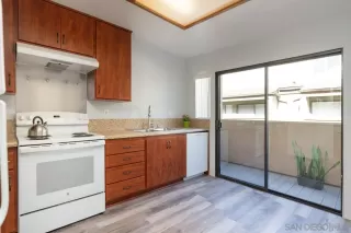 Photo #5: 260013771 Listing