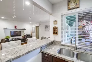 Photo #5: 260013772 Listing