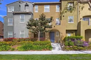 Browse active condo listings in LOMAS VERDES