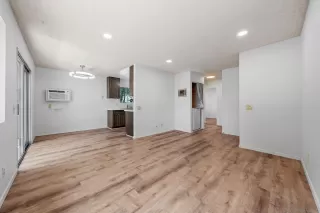 Photo #4: 260013787 Listing