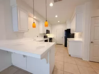 Photo #1: 260013797 Listing