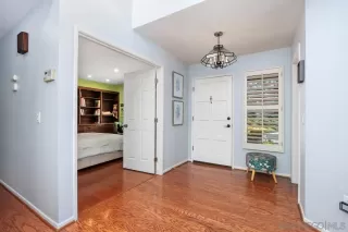 Photo #5: 260013841 Listing
