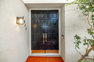 Photo #4: 260013849 Listing