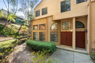 Photo #1: 260013856 Listing