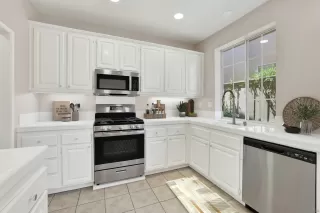 Photo #5: 260013858 Listing
