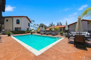Photo #2: 260013884 Listing