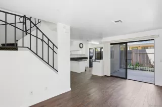 Photo #2: 260013955 Listing