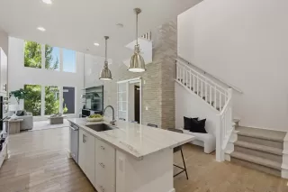 Photo #4: 260013956 Listing