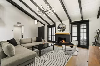Photo #4: 260013960 Listing