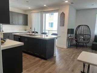 Photo #3: 260013984 Listing