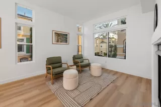 Photo #4: 260013995 Listing