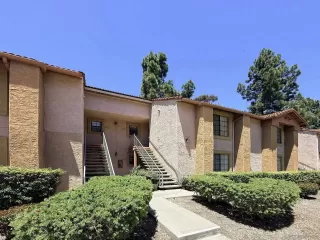 Photo #2: 260013996 Listing