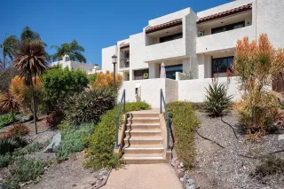 Photo #3: 260013999 Listing