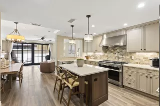 Photo #5: 260014012 Listing