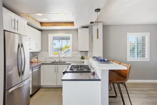 Photo #4: 260014024 Listing
