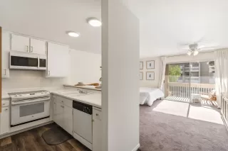Photo #3: 260014040 Listing