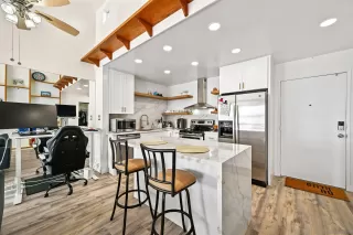Photo #4: 260014041 Listing