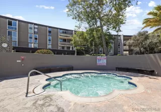 Photo #3: 260014156 Listing