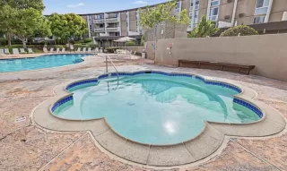 Photo #5: 260014156 Listing