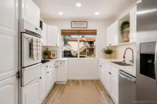 Photo #3: 260014176 Listing