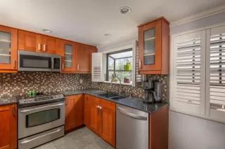 Photo #2: 260014193 Listing