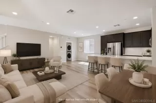 Photo #3: 260014216 Listing
