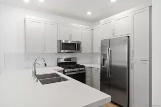 Photo #4: 260014223 Listing